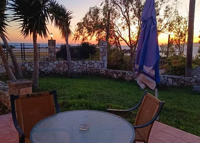 Spasmata Village - Seaside Stone Maisonette Spacious & Quiet Only Adults بيت للعطل *