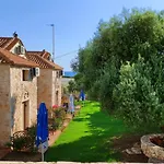 Spasmata Village - Seaside Stone Maisonette Spacious & Quiet Only Adults בית נופש